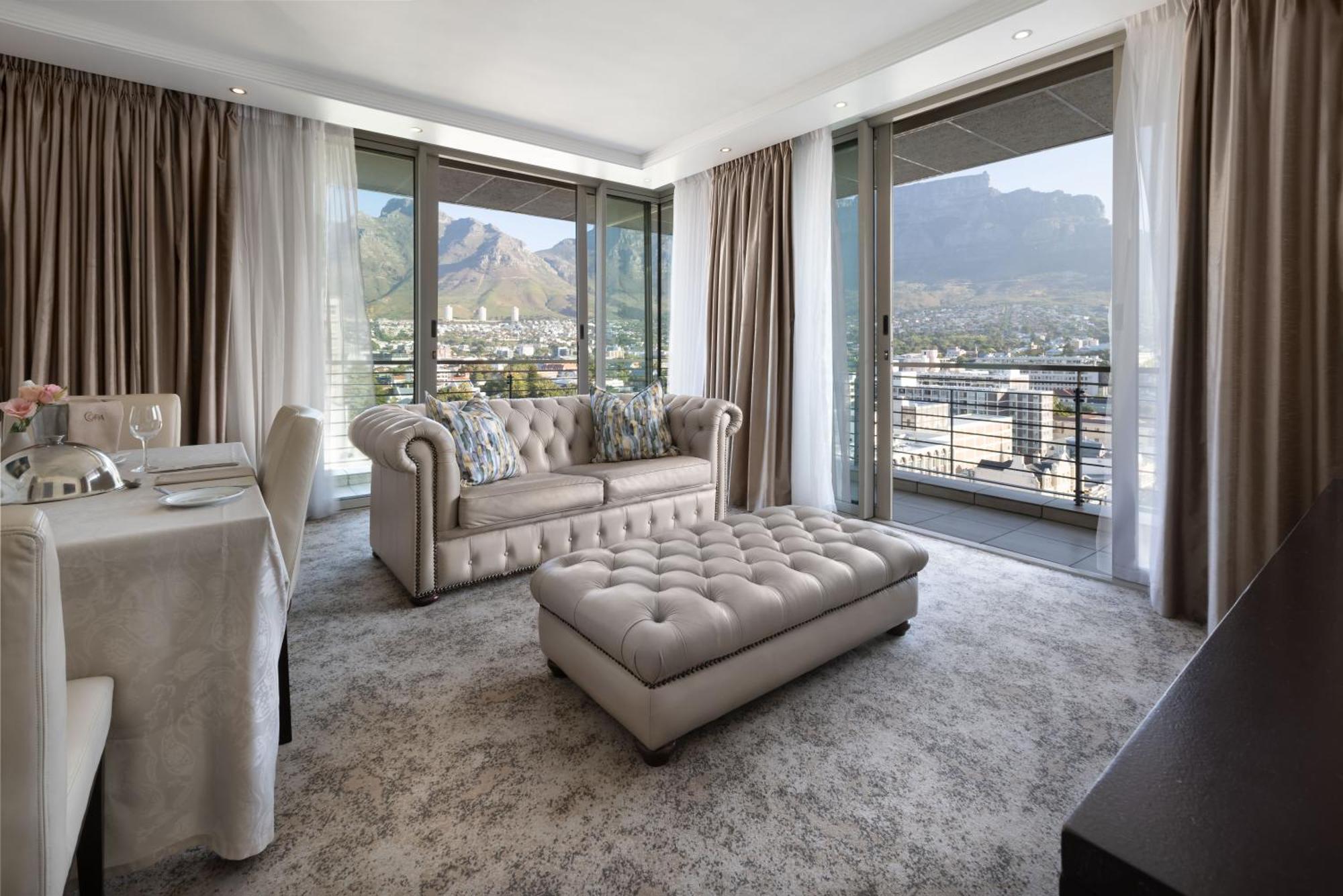 Pepperclub Hotel Cape Town Exterior photo A suite at the Cape Grace