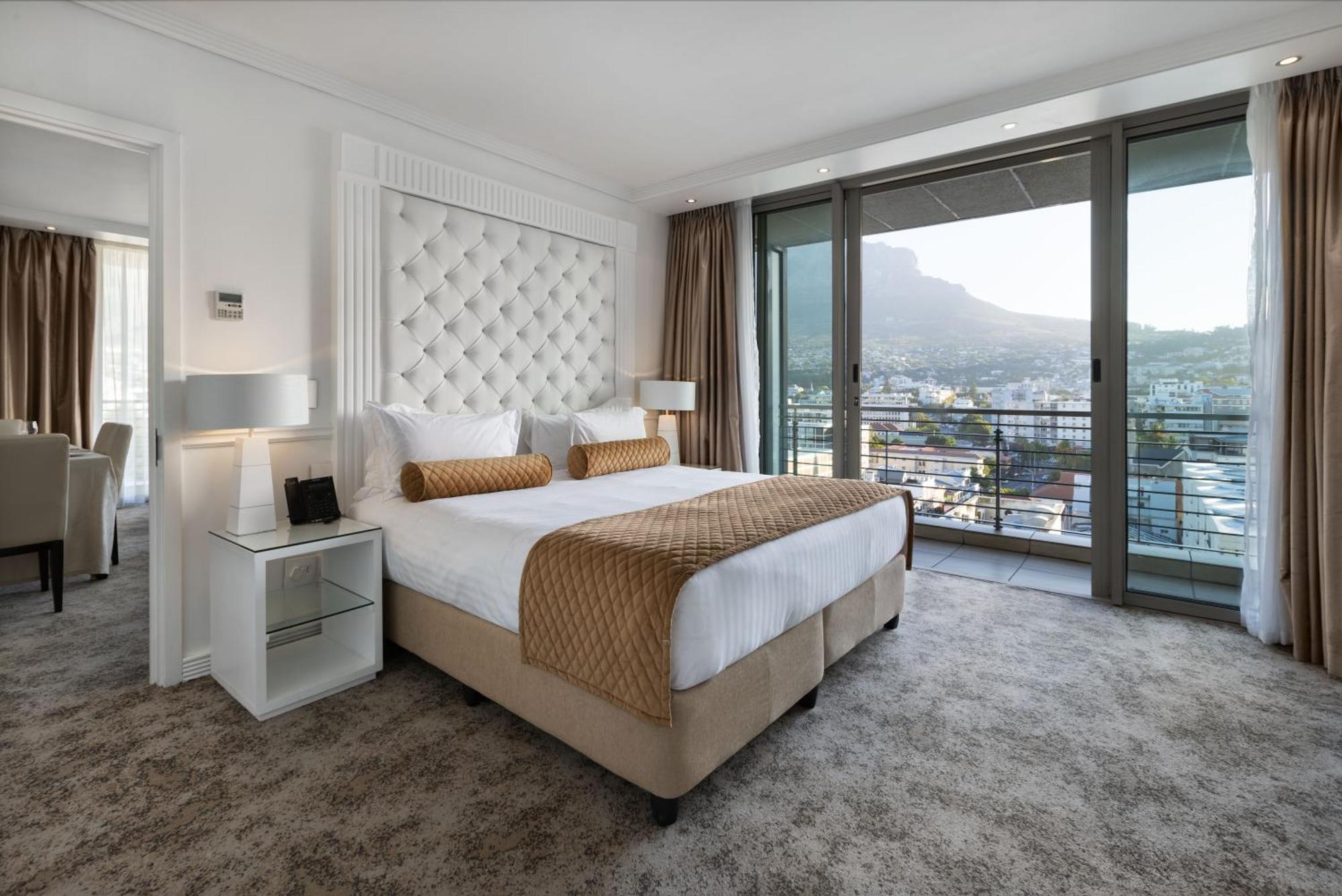 Pepperclub Hotel Cape Town Exterior photo A bedroom at the Cape Town International Convention Centre