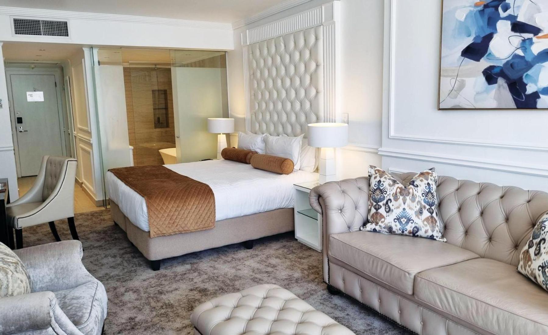 Pepperclub Hotel Cape Town Exterior photo A suite at the Atlantis Paradise Island